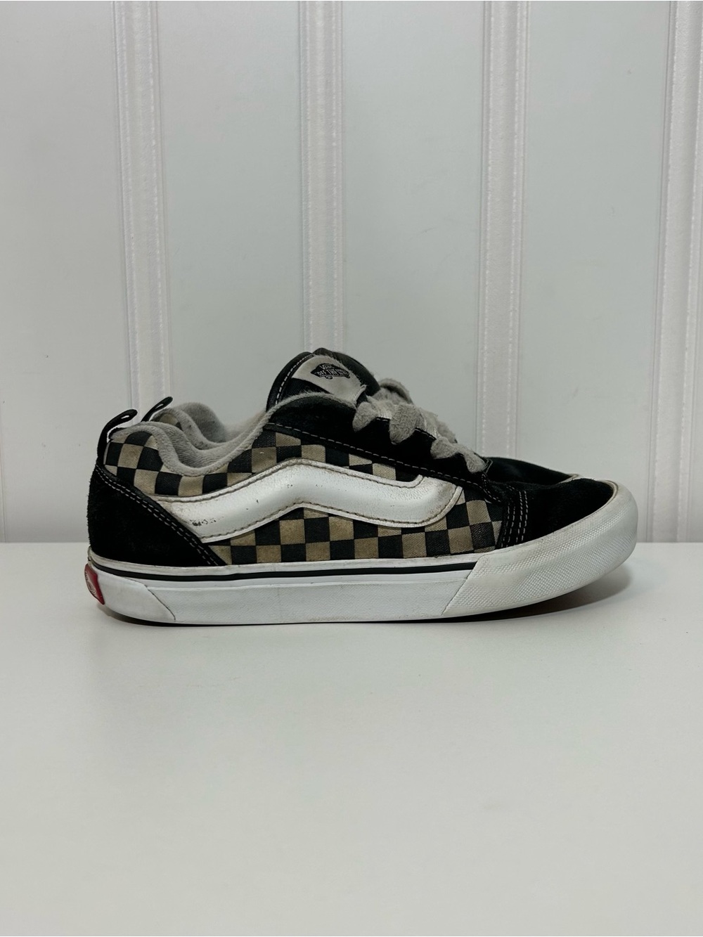 Vans knu skool Kids' Checkerboard Skate Shoes in Black/Beige